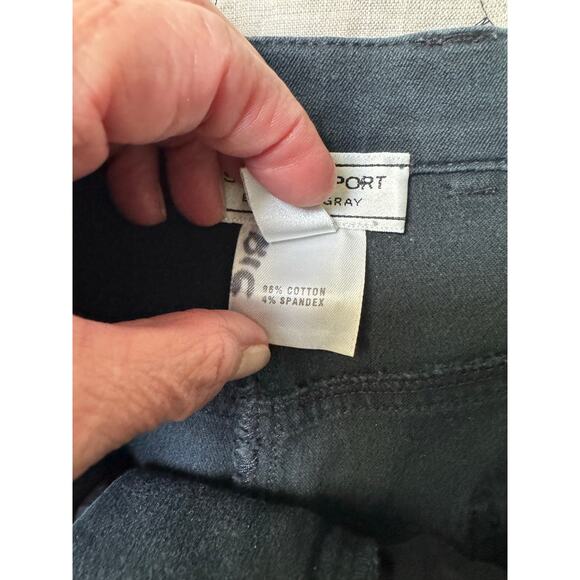 St. John Sport Black Straight Leg Jeans 8 - Picture 8 of 11